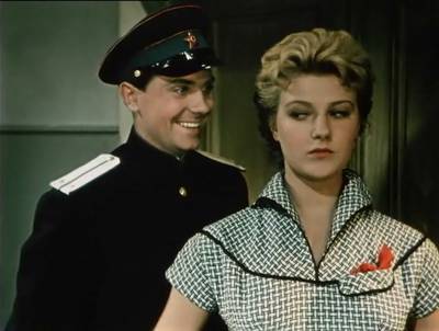 скриншот к За витриной универмага (1955)