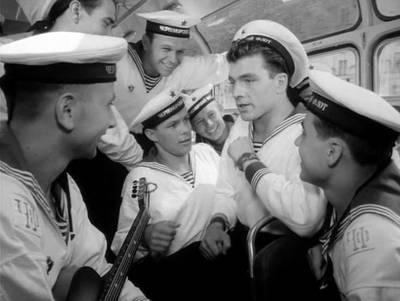 скриншот к Увольнение на берег (1962)